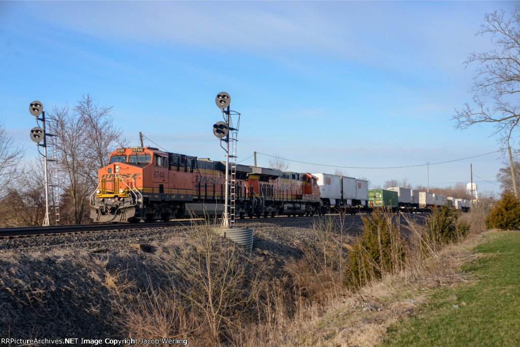 BNSF 6744